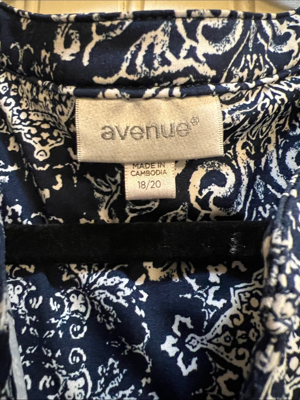Avenue Navy and White Printed Sleeveless Henley Camisole - Picture 2 of 3